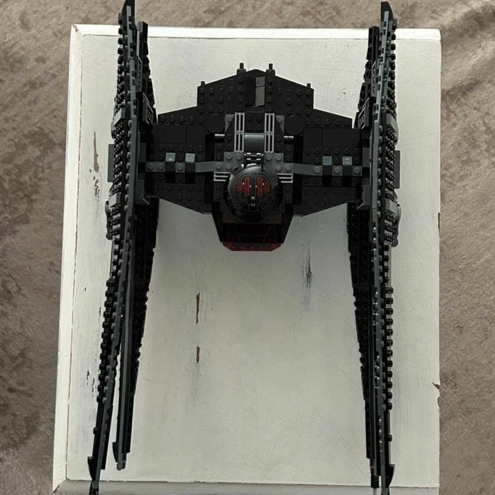 LEGO Star Wars Kylo Ren TIE Fighter (75179) - Fighter and Manual